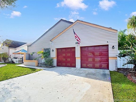 1050 SW 85 Ave