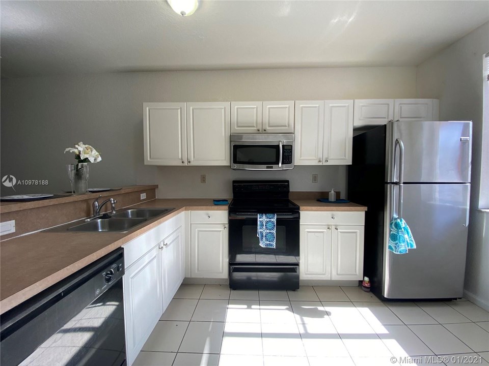 17347 NW 7 Avenue 905