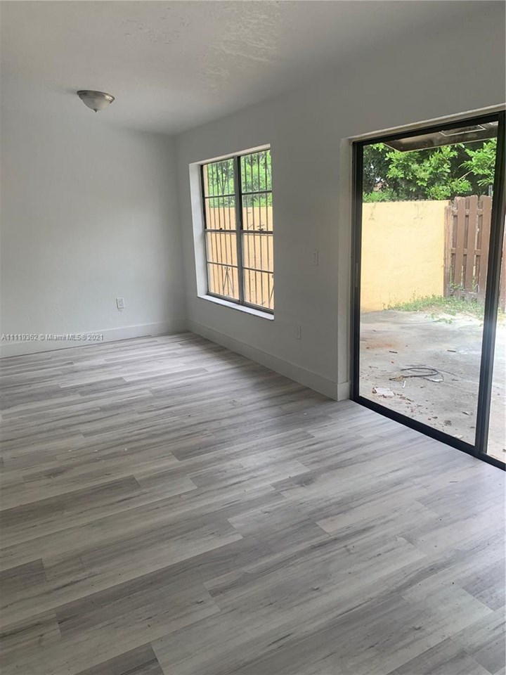 3035 NW 204 Terrace