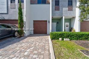 807 NW 45th Terrace