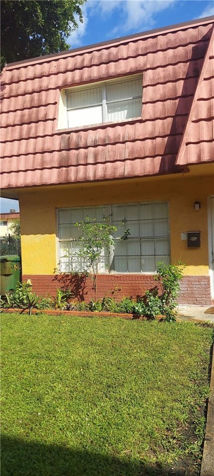 5307 NW 27 Street