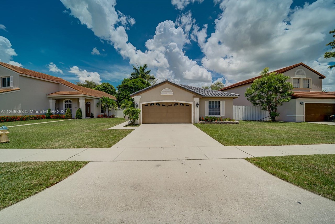 18113 NW 19 St