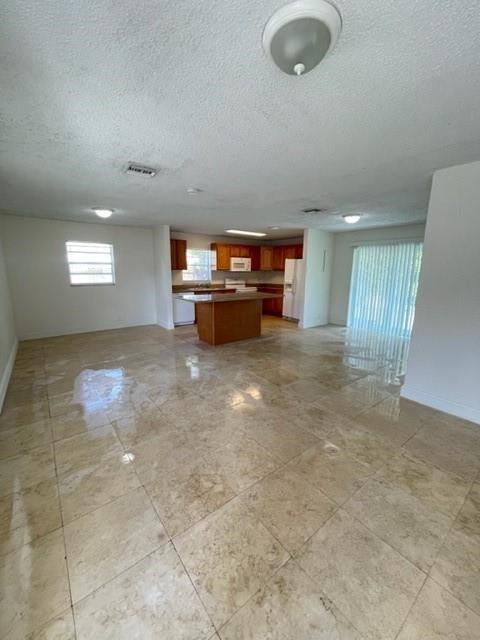 2927 NW 6th Court