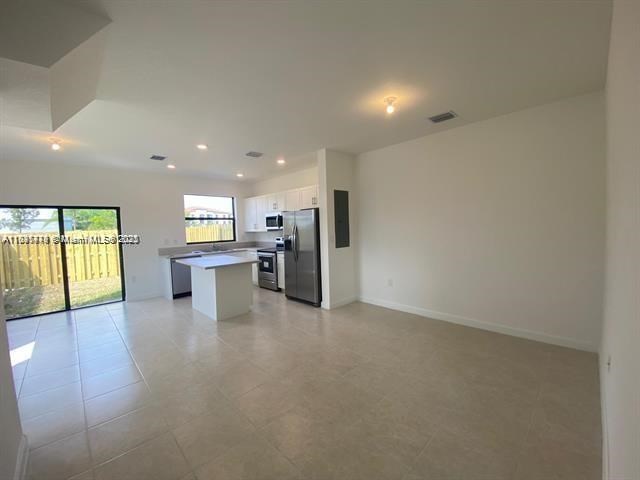 575 NE 208 Terr