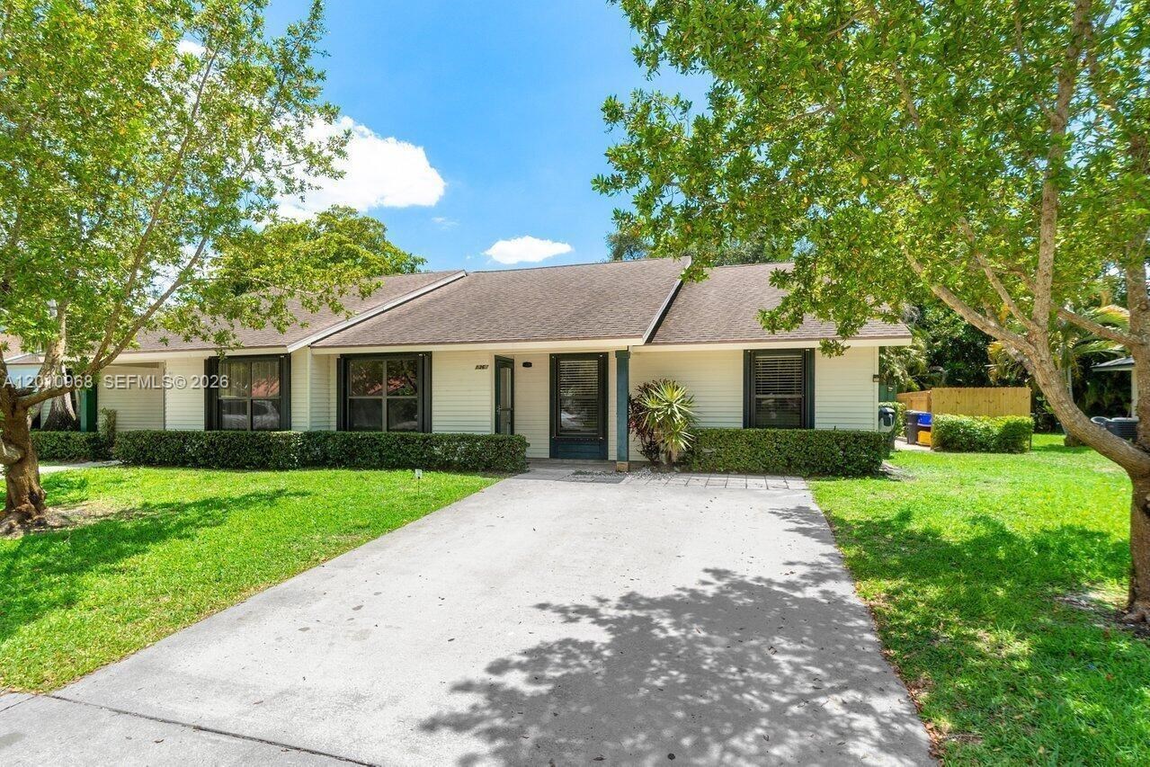 1367 RIVERSIDE CIRCLE