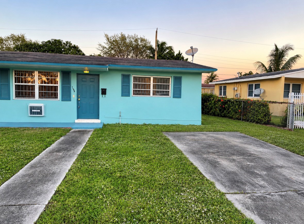 1195 NW 100th Ter
